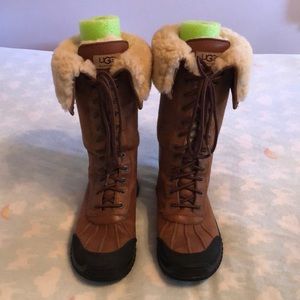 UGG ADIRONDACK